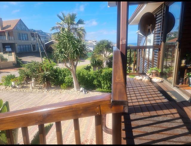 4 BEDROOM FREESTANDING FOR SALE IN DANA BAY